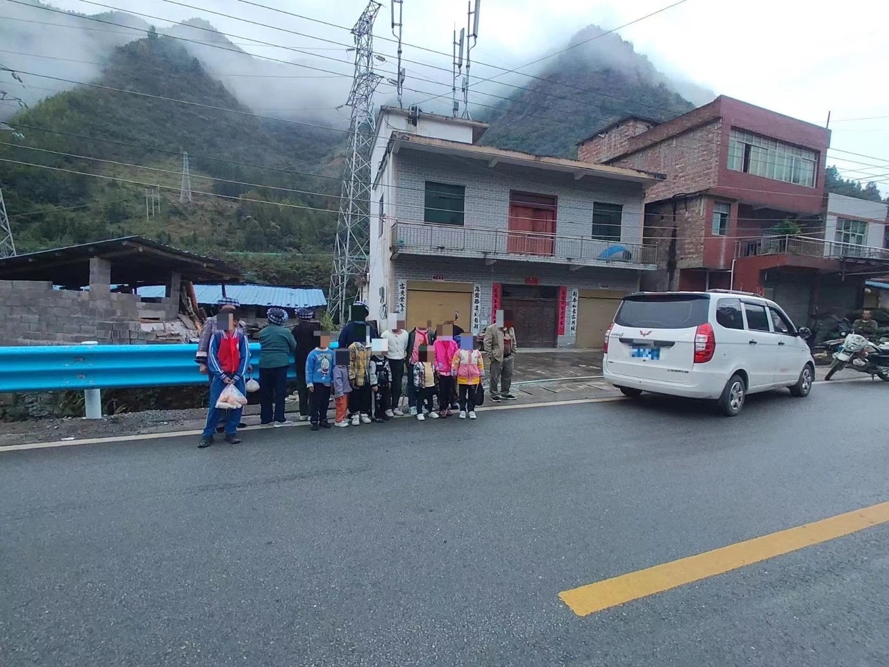 非法營運(yùn)“黑校車”，貴州一駕駛員被依法判刑！