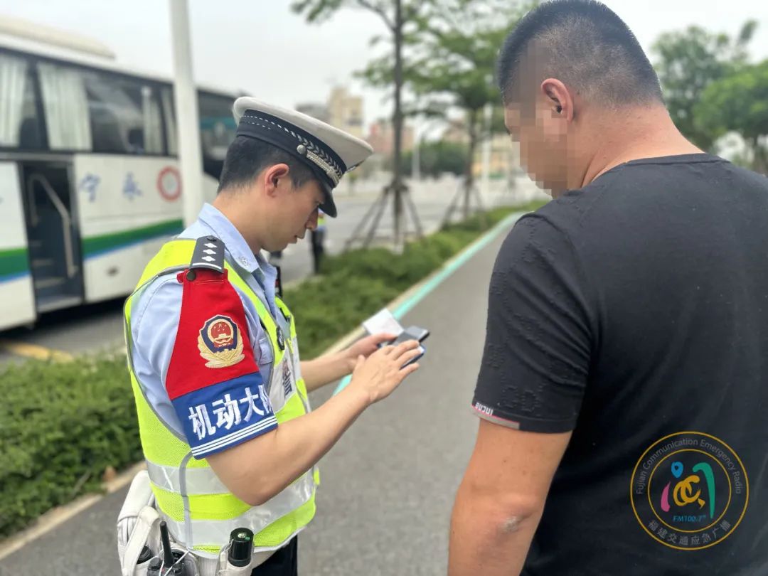 兩輛“黑校車”，被查！