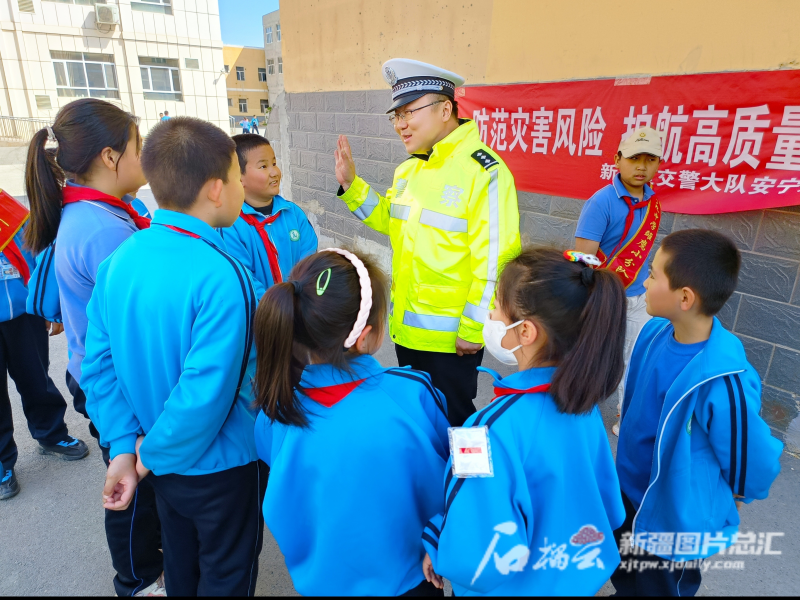 防災(zāi)減災(zāi)進校園 看警察蜀黍的科普“課堂”