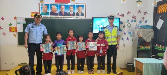 平安建設(shè) | 化隆交警：走進(jìn)幼兒園開展校車安全檢查和安全宣傳教育