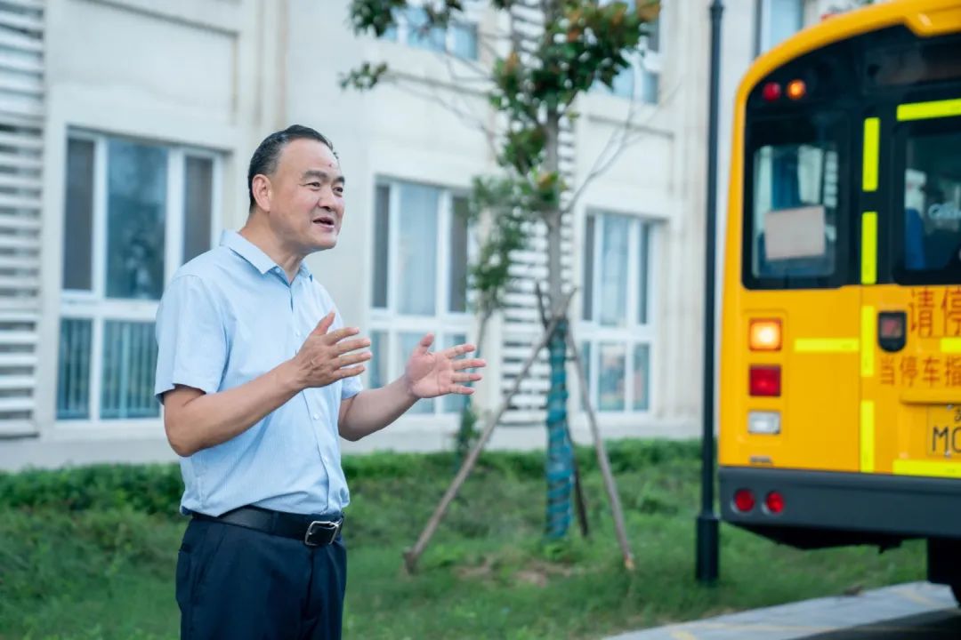 心系校車安全,筑牢平安防線 | 蘇外（港）成功舉行校車安全演練活動(dòng)