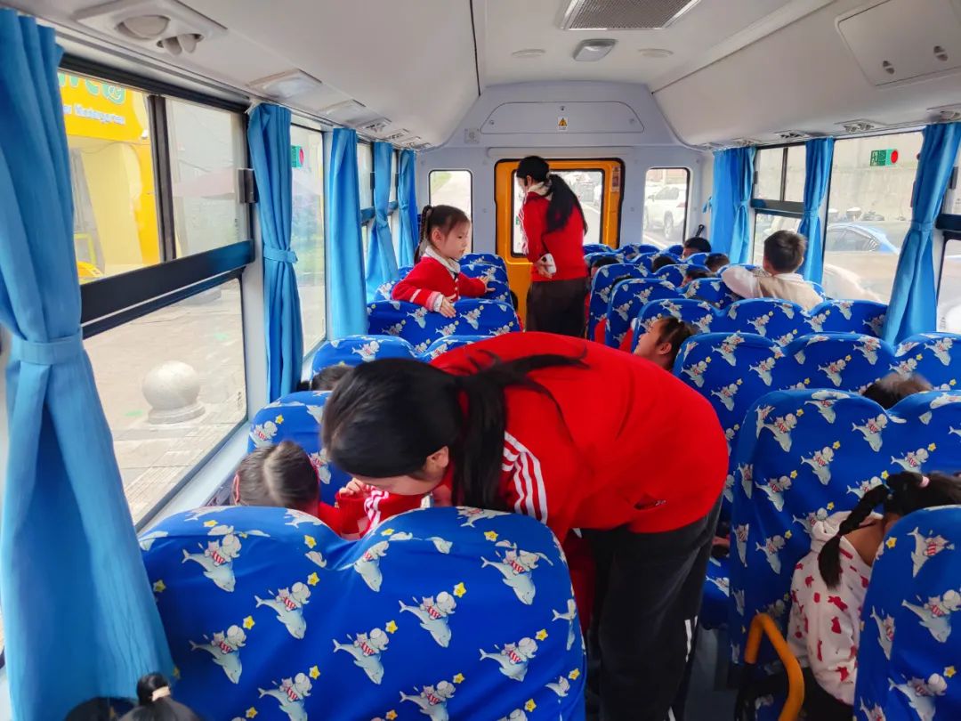 用心呵護，為愛護航——廣安市廣安區景上花幼兒園校車消防演練