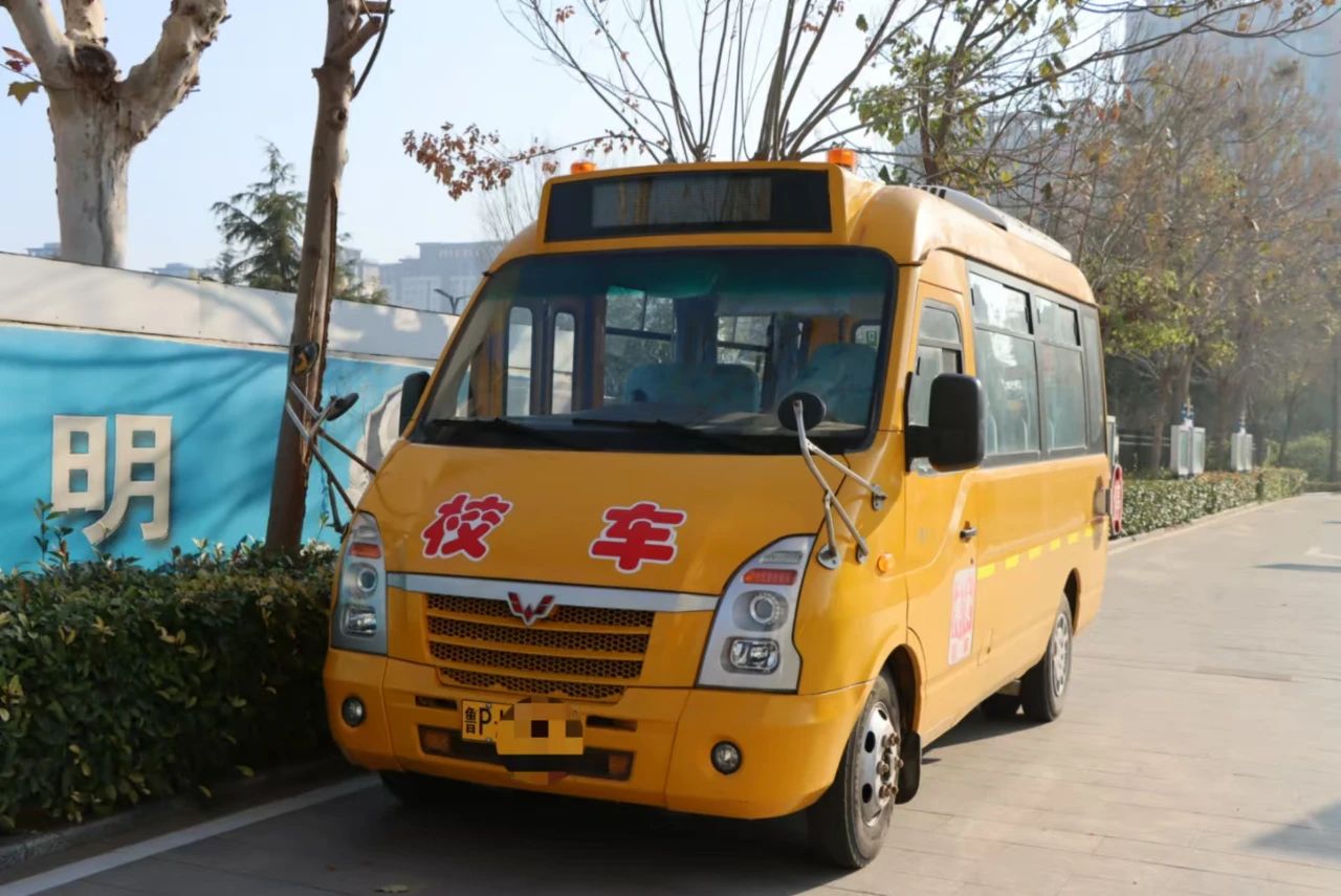 無視學生安全！未取得校車駕駛資格還敢開車上路！