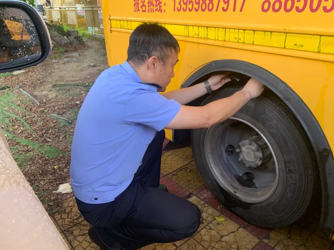 【平安校園】嚴把校車“安全關”——石獅市英才幼兒園迎接校車安全檢查