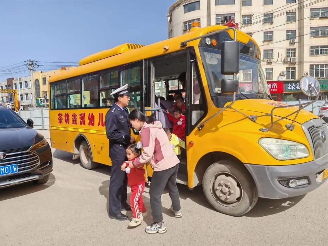 【部門動態】春季攻防宣丨校車安全“大檢查” 筑牢學生“安全路”