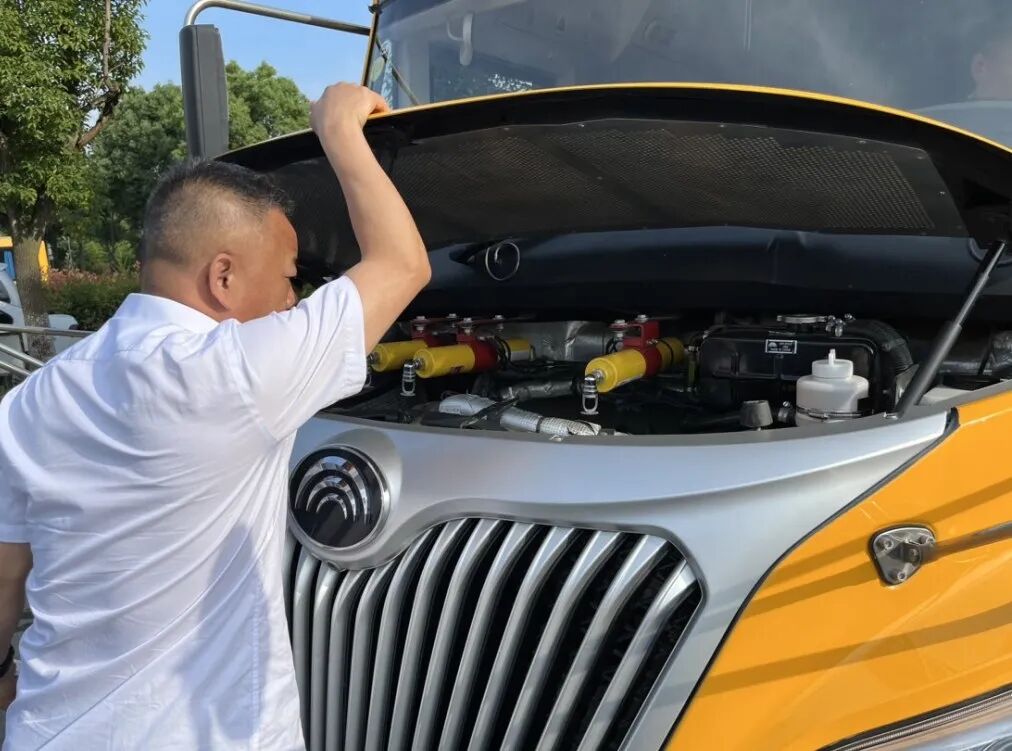 “大鼻子”校車整裝待發，迎接學子平安返校