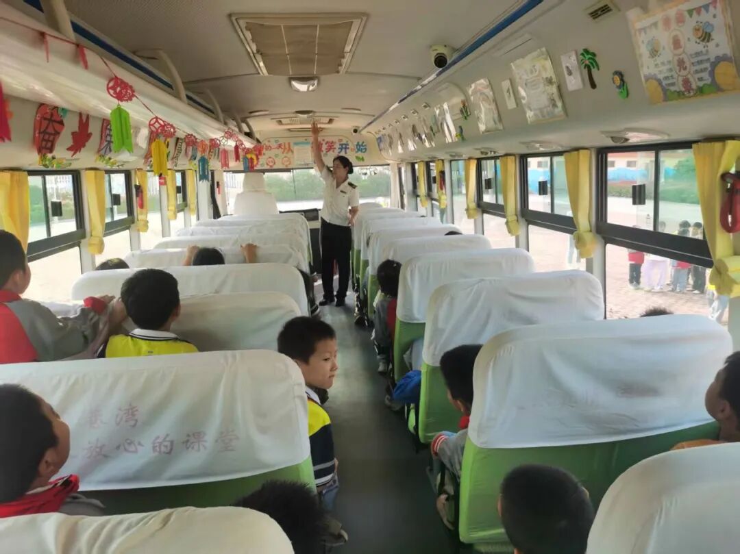 瑯琊小學安全教育課程校車安全演練,共筑生命防線---瑯琊小學舉辦2025年秋季校車消防應急演練 瑯琊小學安全教育課程校車安全演練,共筑生命防線---瑯琊小學舉辦2025年秋季校車消防應急演練