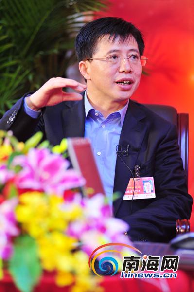 海口學(xué)生何時(shí)能坐上“長(zhǎng)鼻子”校車？市長(zhǎng)回應(yīng)(圖)
