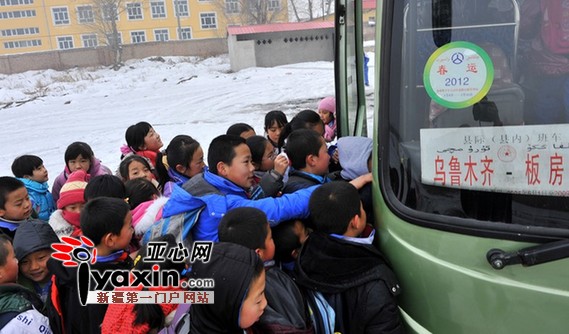 烏魯木齊天山區(qū)交警大隊(duì)發(fā)微博吁各界重視校車問題