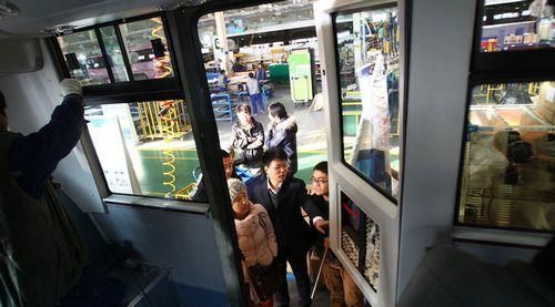 探秘中國“最牛”校車生產(chǎn)基地（圖）
