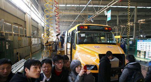 探秘中國“最牛”校車生產(chǎn)基地（圖）