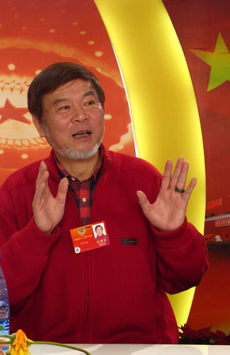 政協(xié)委員何水法：制定校車普及政策 立法保障運(yùn)營