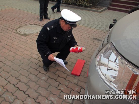 唐山：交警五大隊(duì)加強(qiáng)校車檢查(圖)