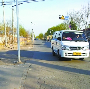 北京通州再現(xiàn)“黑校車(chē)”