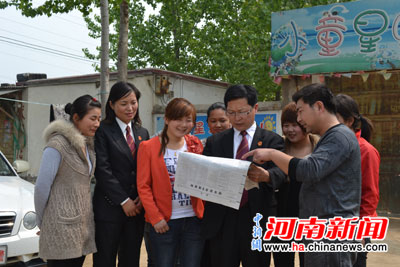 杞縣法院法官為轄區(qū)學(xué)校幼兒園講解校車安全知識