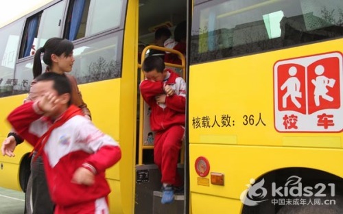 沂南：開展校車安全主題教育活動(組圖)