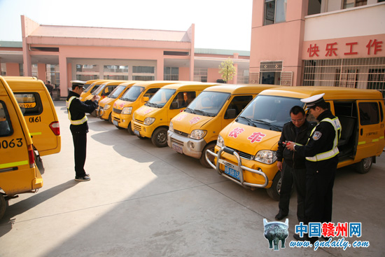 調(diào)查：校車安全，期待柳暗花明又一村