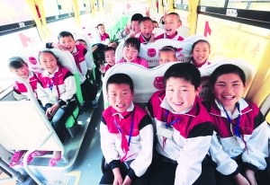 長(zhǎng)春市舉行中小學(xué)新標(biāo)準(zhǔn)校車運(yùn)行啟動(dòng)儀式
