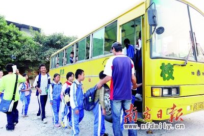 東莞：換購校車最高補貼35萬元(圖)