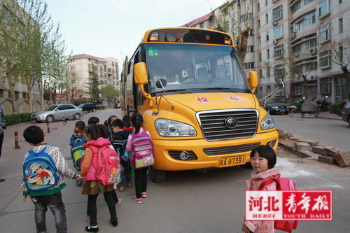 河北出臺(tái)校車管理細(xì)化措施 校車每半年做一次體檢