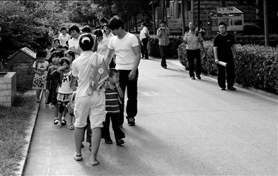 北京：校車禁入小區(qū)民警護送入園