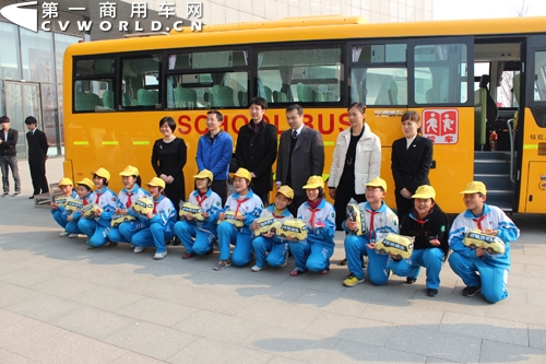 現(xiàn)在校車(chē)面臨諸多尷尬