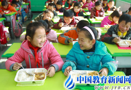 開學啦！校車、校服、營養餐準備好了么？