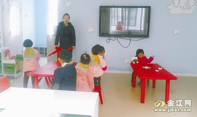 是體驗(yàn)上課還是無(wú)證開學(xué)？臨港一幼兒園校車叫停