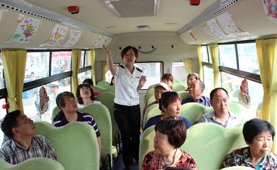 青島：溫馨校車千里眼監(jiān)控 司機(jī)抽煙打電話實(shí)時(shí)預(yù)警