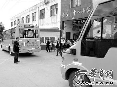 校車“特權”有名無實 上路難獲尊重少有車輛避讓