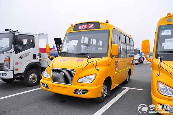 校車(chē)