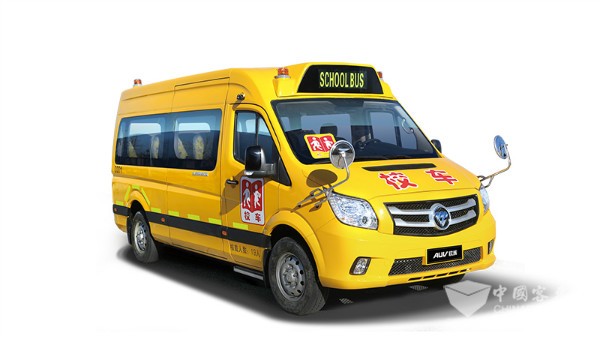 用責(zé)任與愛心占領(lǐng)教育高地 歐輝品質(zhì)校車進“冰城”