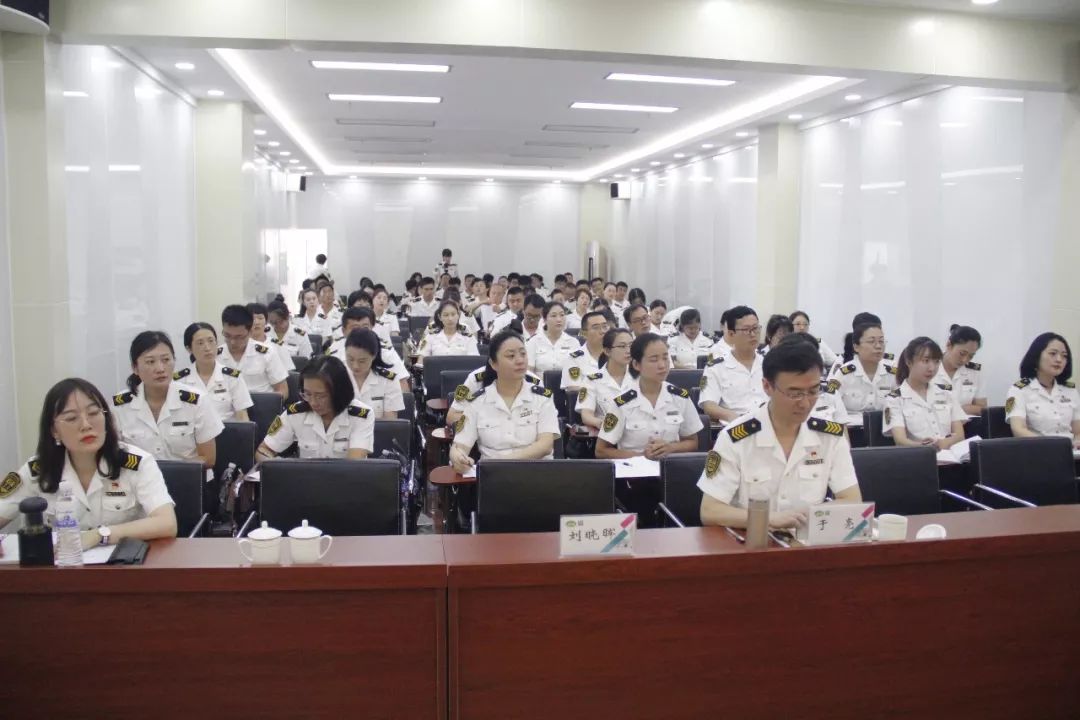 “不忘初心 錘煉匠心”系列活動(dòng)之六——交運(yùn)溫馨校車公司舉行“不忘初心、錘煉匠心”企業(yè)管理專題培訓(xùn)