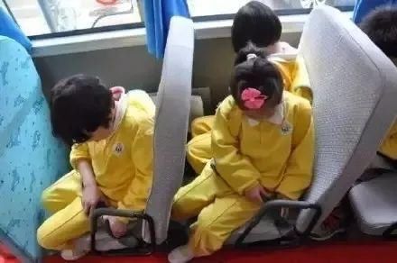 關(guān)注校車安全，關(guān)愛學(xué)生成長