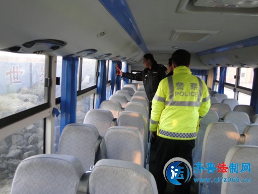 陽信:商店派出所聯合交警二中隊開展校車整治行動/ 陽信:商店派出所聯合交警二中隊開展校車整治行動