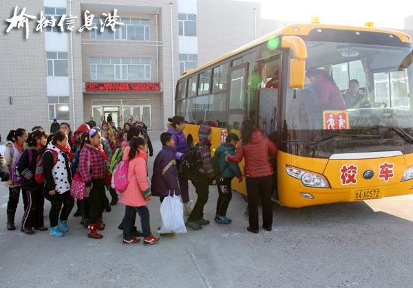 大嶺鎮(zhèn)開展校車檢查整治行動(dòng)