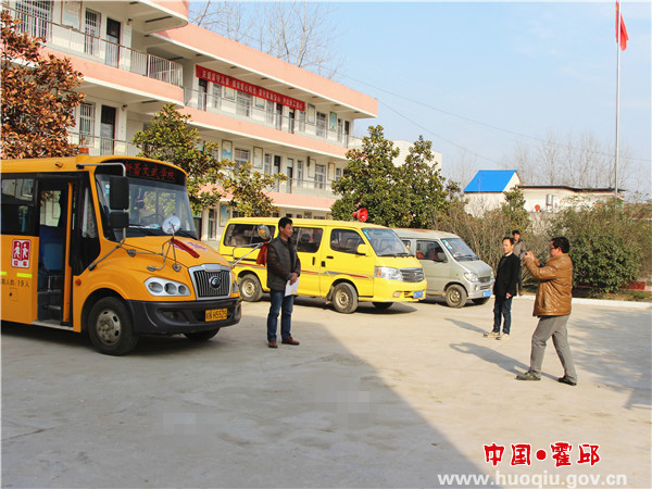 霍邱：馮瓴中心校讓校車“跑”得更安全