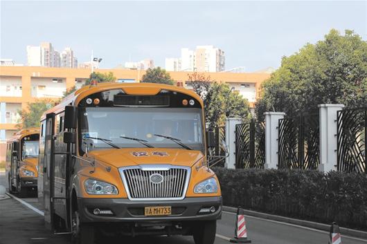 武漢長江國際學(xué)校新學(xué)期的特殊校車