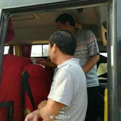 安徽宿州：褚蘭中心校突擊檢查校車安全