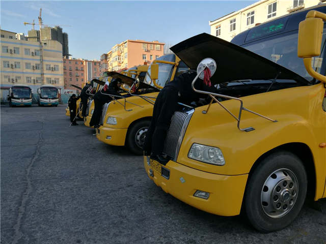 大鼻子校車放假體檢 下學(xué)期想乘坐趕緊報(bào)名