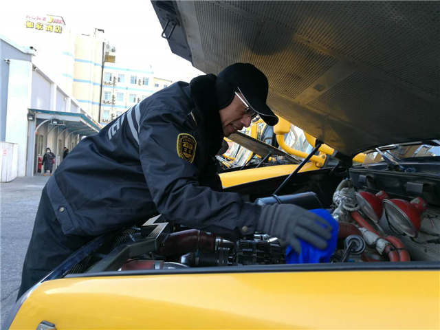 大鼻子校車放假體檢 下學(xué)期想乘坐趕緊報(bào)名