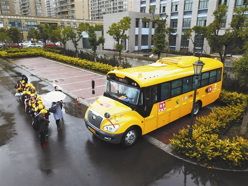 浙江省臺州市椒江區(qū):開往春天的定制公共校車