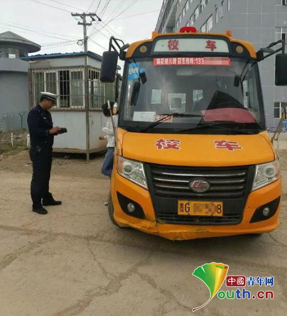 貴州安順一幼兒園校車超載 兩年被查4次交通違法