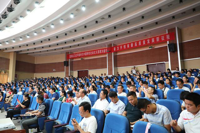 贛州南康：舉辦校長(zhǎng)暨校車(chē)駕管人員交通安全培訓(xùn)班
