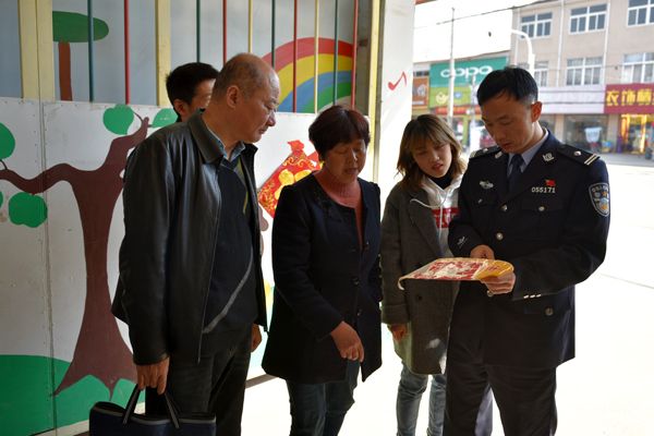 霍邱縣督查組開展校車安全專項督查