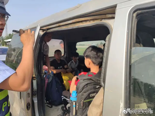 館陶大隊(duì)成功查處一輛未取得許可非法接送幼兒“黑校車”