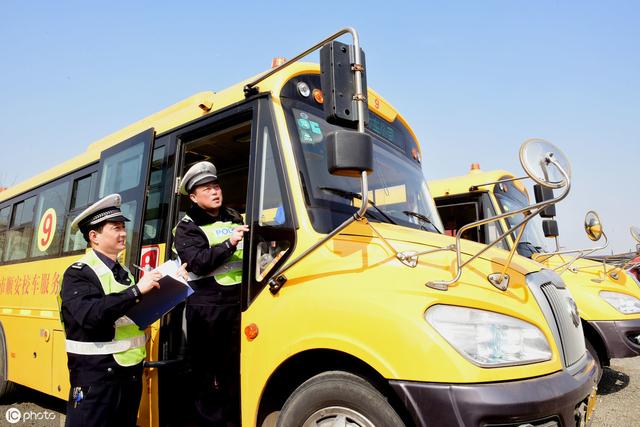 德江縣召開2019年校車安全管理培訓會