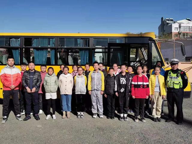 二道交警積極開展冬季校車整治行動(dòng)