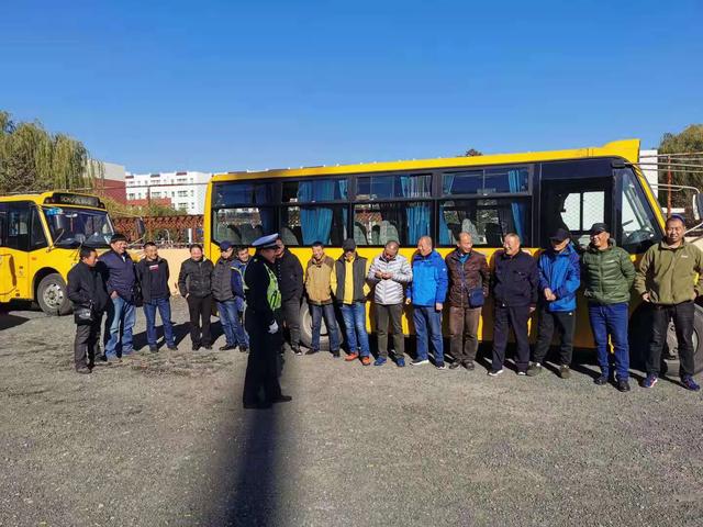 二道交警積極開展冬季校車整治行動(dòng)