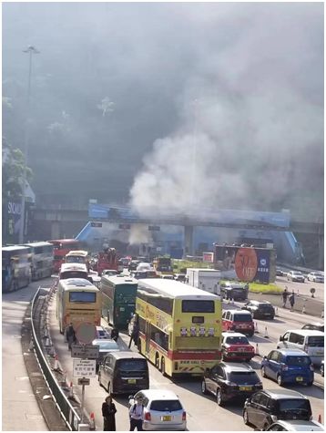 “他們想讓香港癱瘓！”暴徒對市民淋潑易燃液體、朝校車前扔汽油彈……